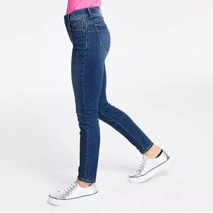 Tommy Hilfiger Classic Skinny Jean in Lighthouse Wash